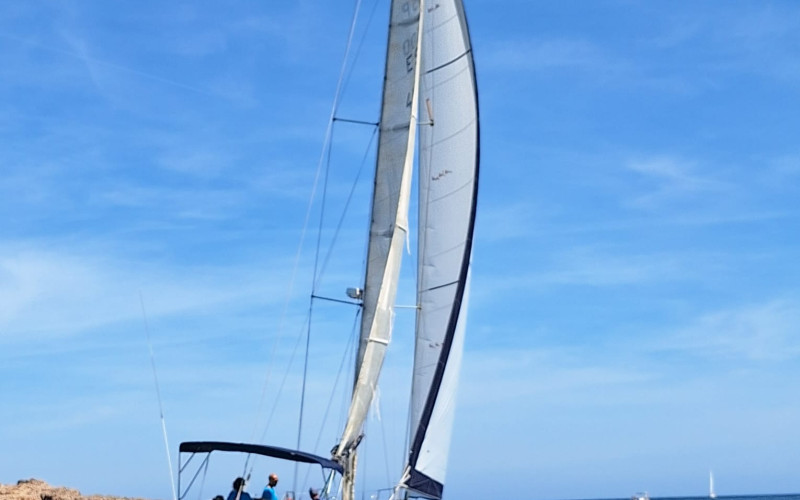 Excursão de veleiro de dia inteiro em Menorca
